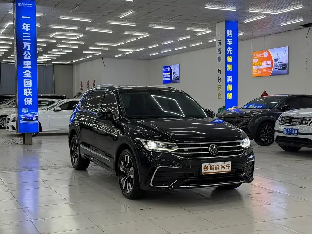 Volkswagen Tiguan L — фото 6