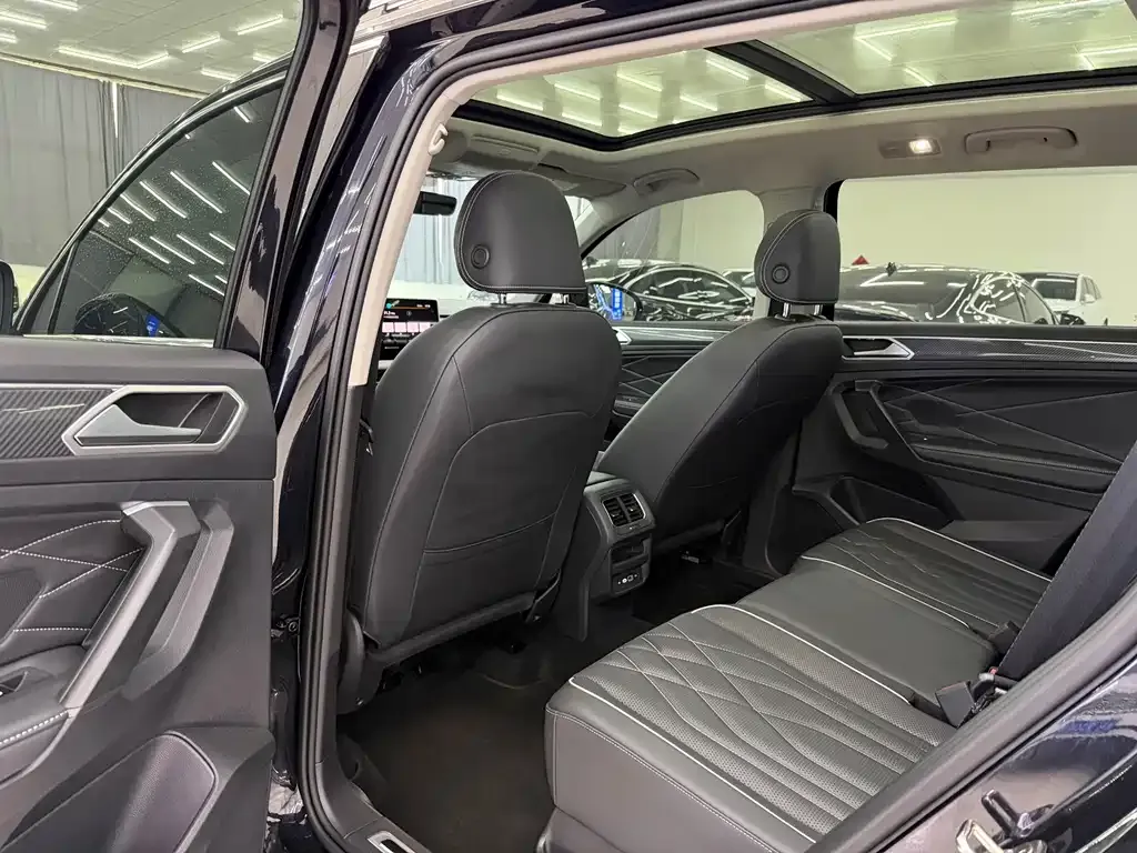 Volkswagen Tiguan L — фото 5