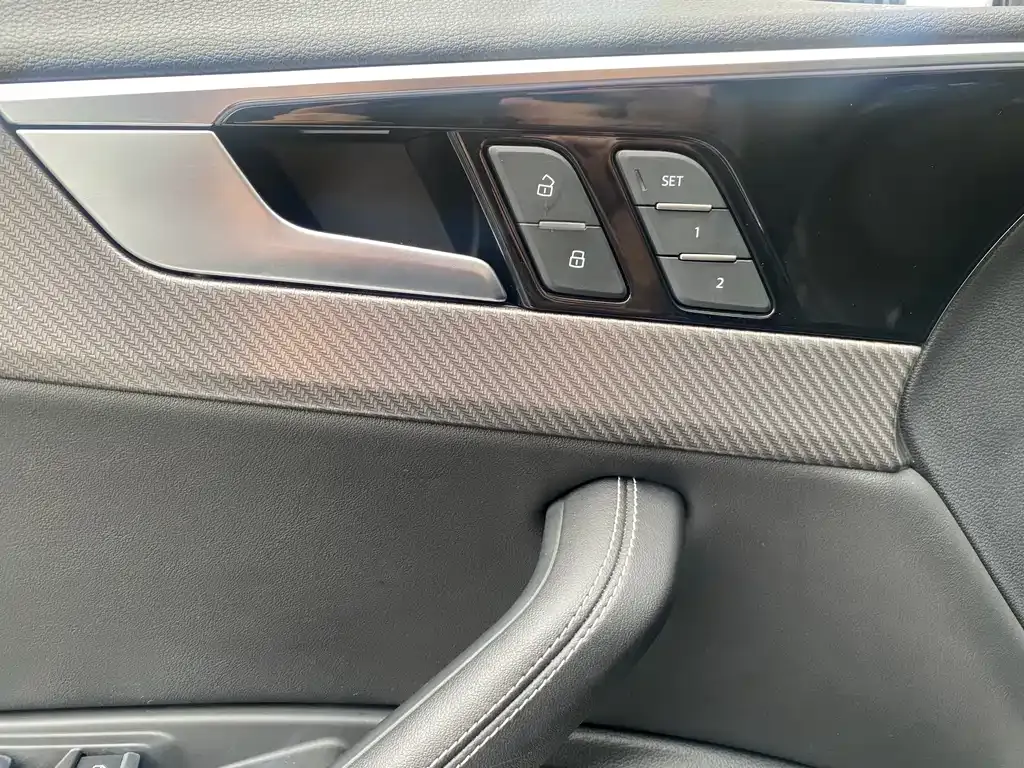 Audi A4L 2023 из CN, фото 9