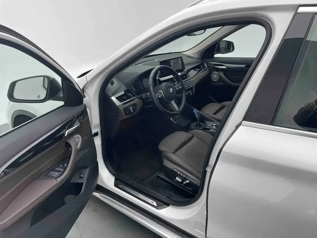 BMW X1 2021 из CN, фото 9