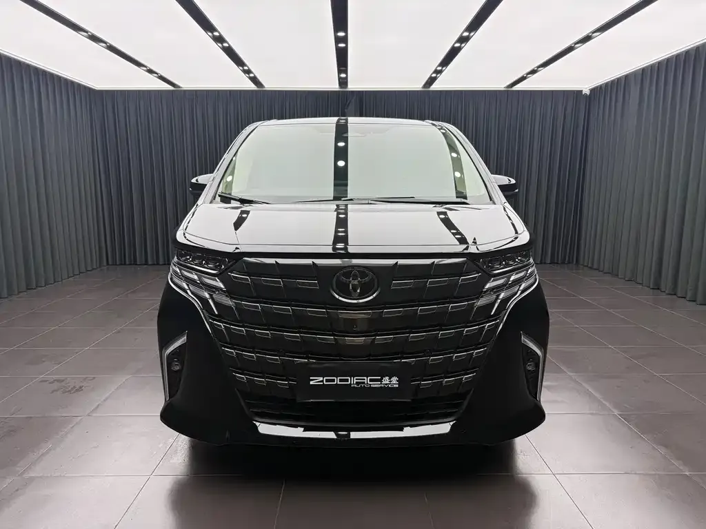 Toyota Alphard — фото 4