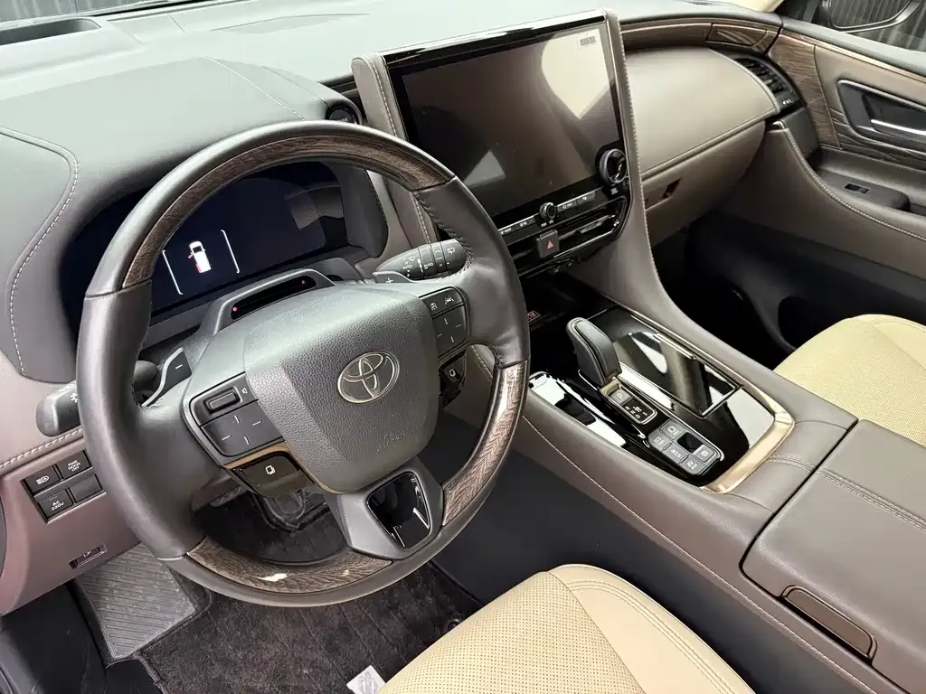 Toyota Alphard — фото 8
