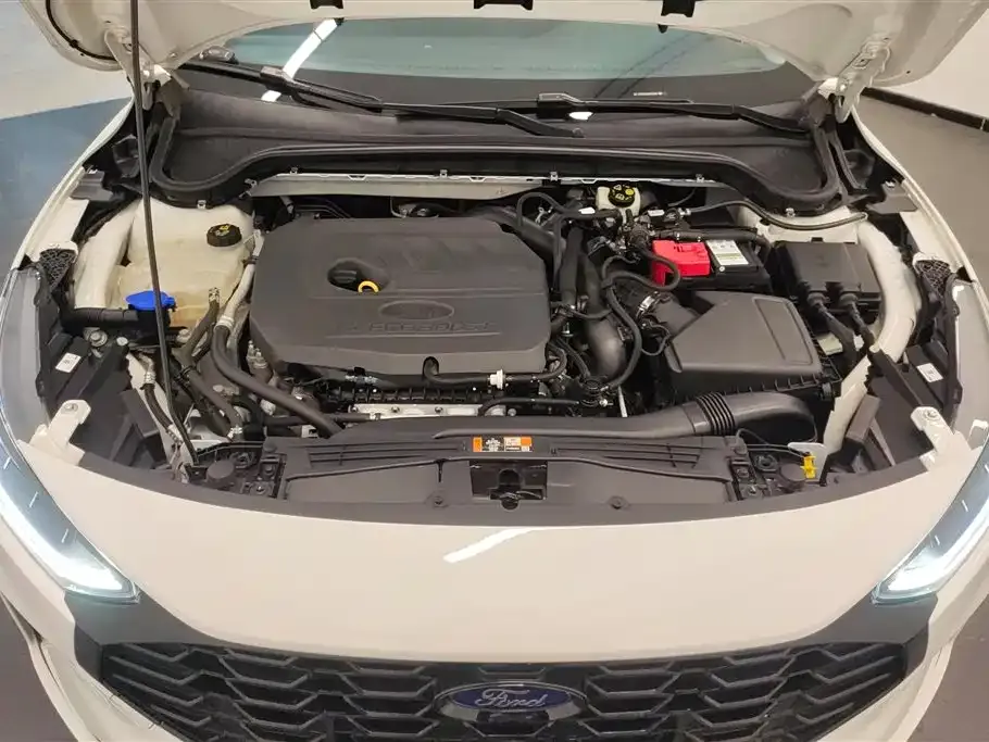 Ford Focus 2022 из CN, фото 8