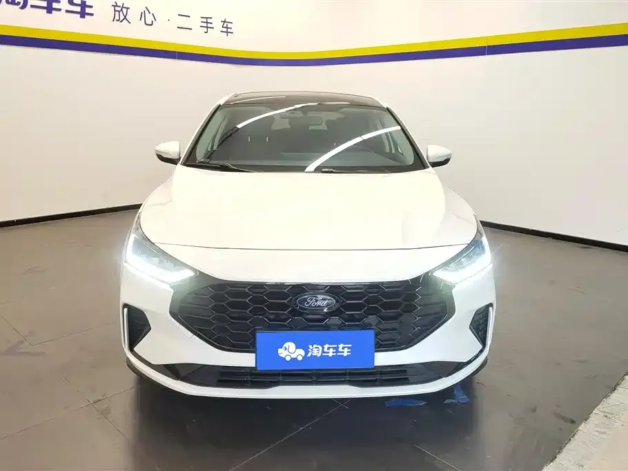 Ford Focus 2022 из CN, фото 10