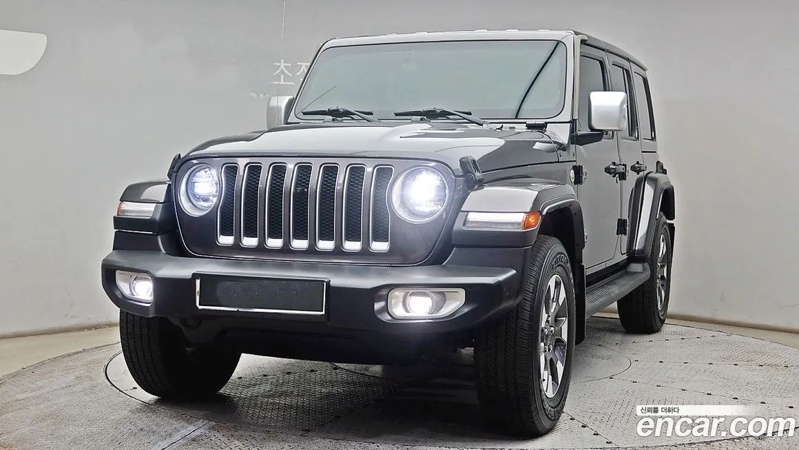 Jeep Wrangler — фото 1
