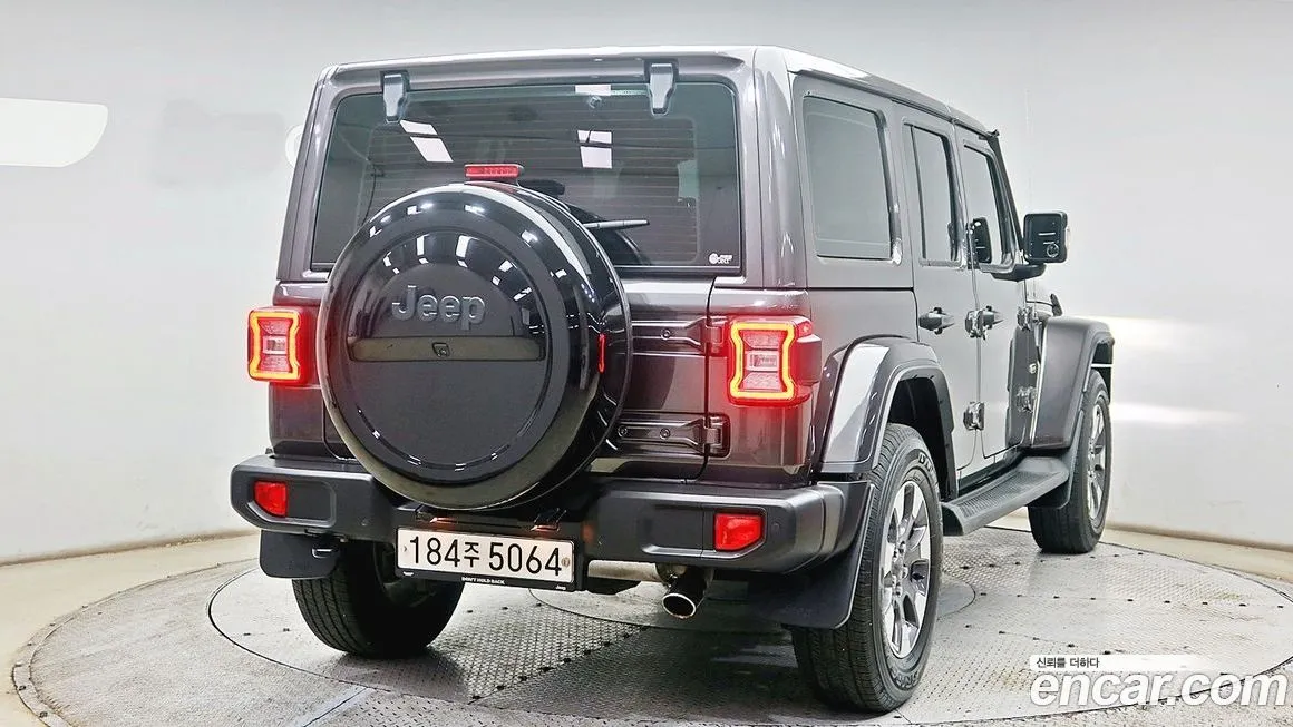 Jeep Wrangler — фото 7