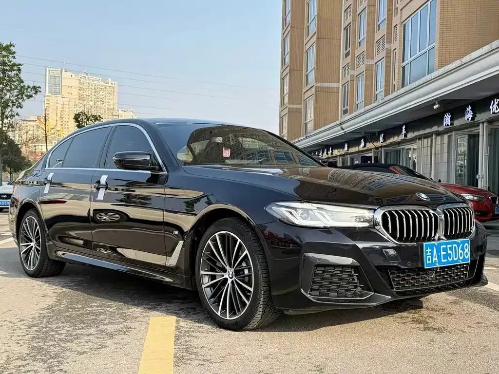BMW 5 Series — фото 6