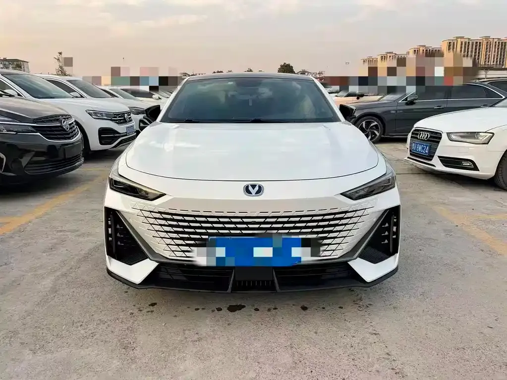 Changan UNI-V 2023 из CN, фото 2