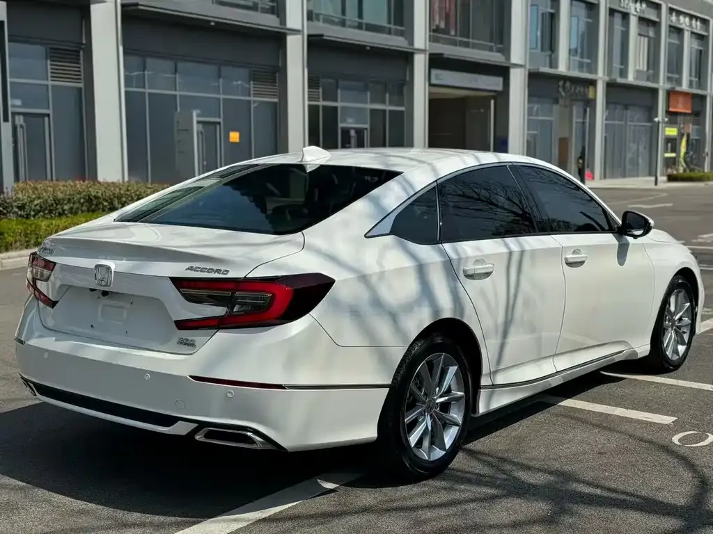 Honda Accord — фото 4