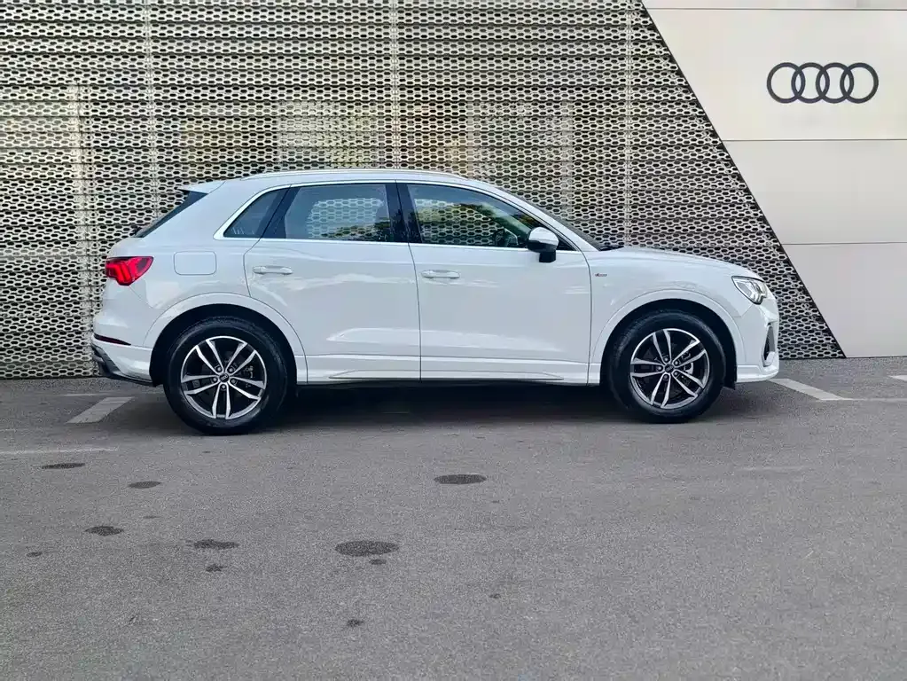 Audi Q3 2023 из CN, фото 10