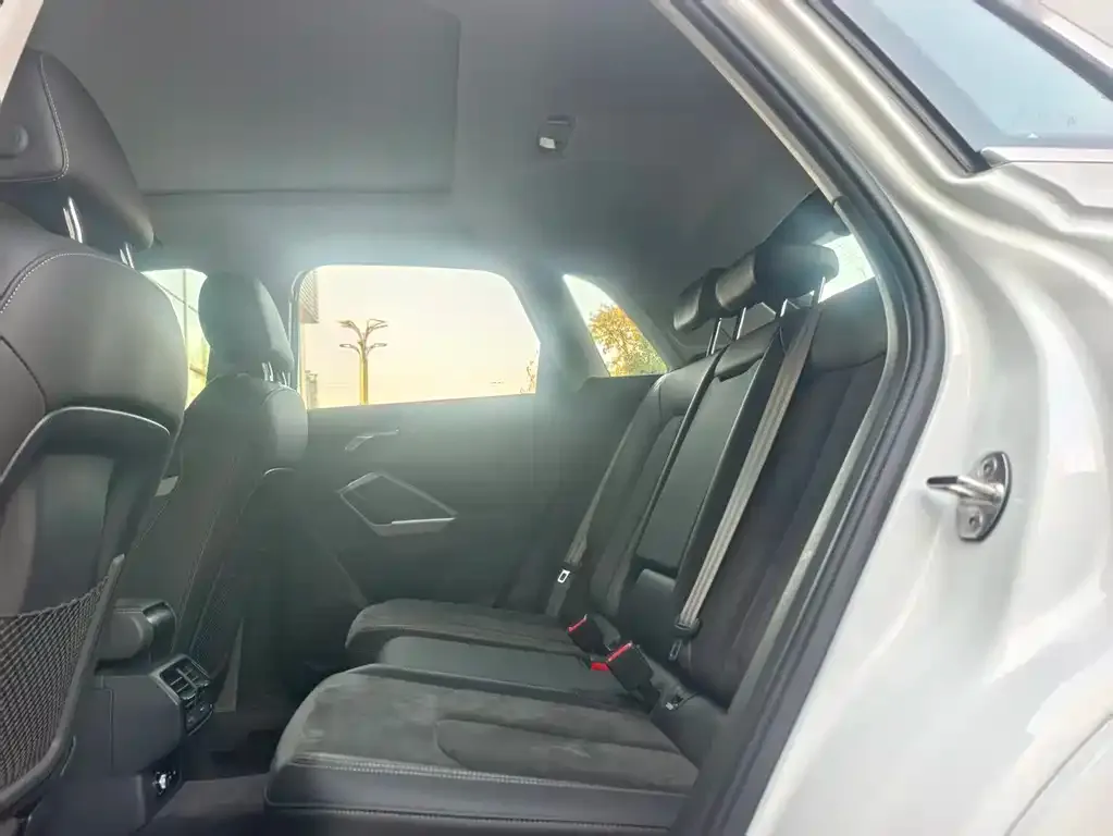 Audi Q3 2023 из CN, фото 6