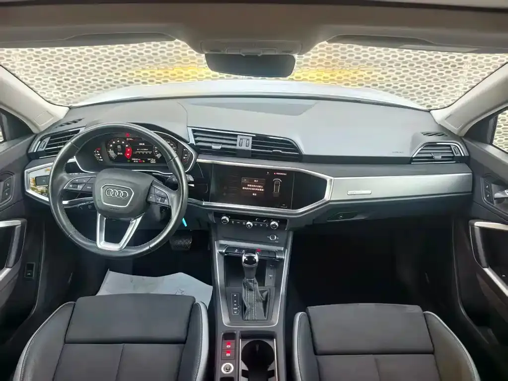 Audi Q3 2023 из CN, фото 5