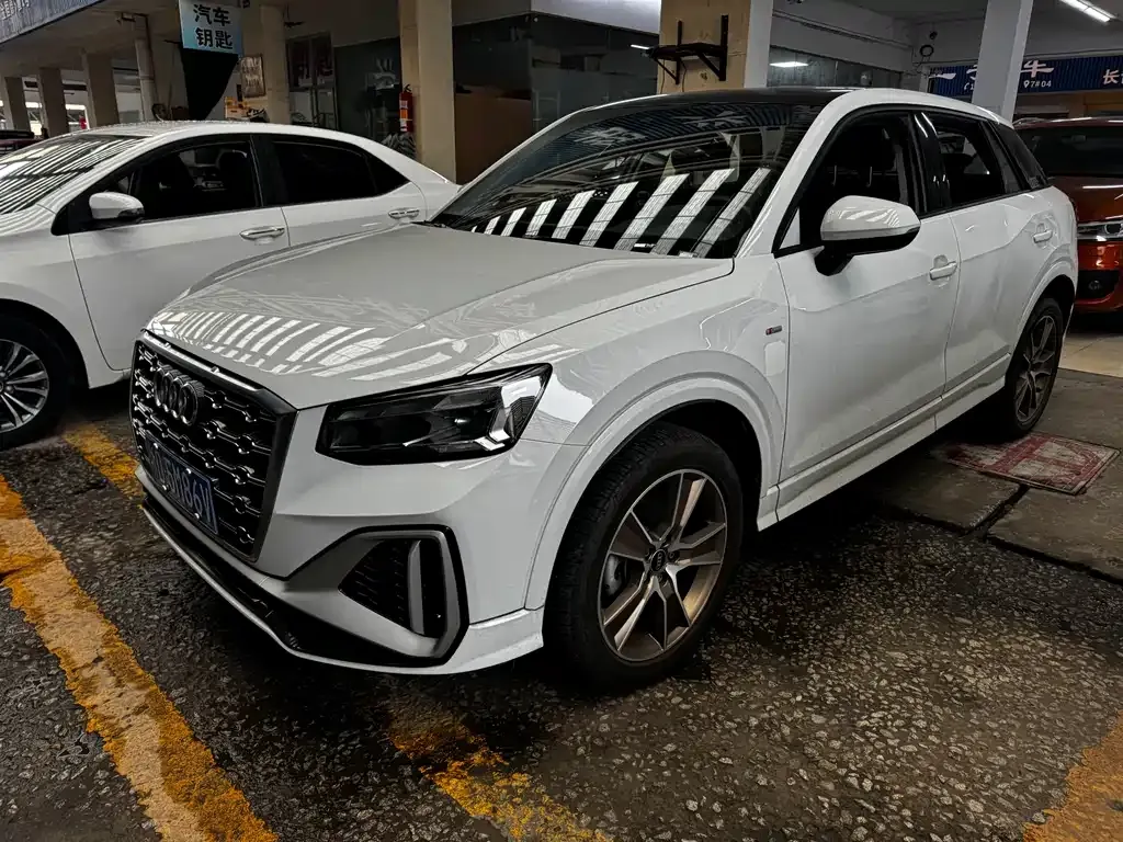 Audi Q2L 2023 из CN, фото 1
