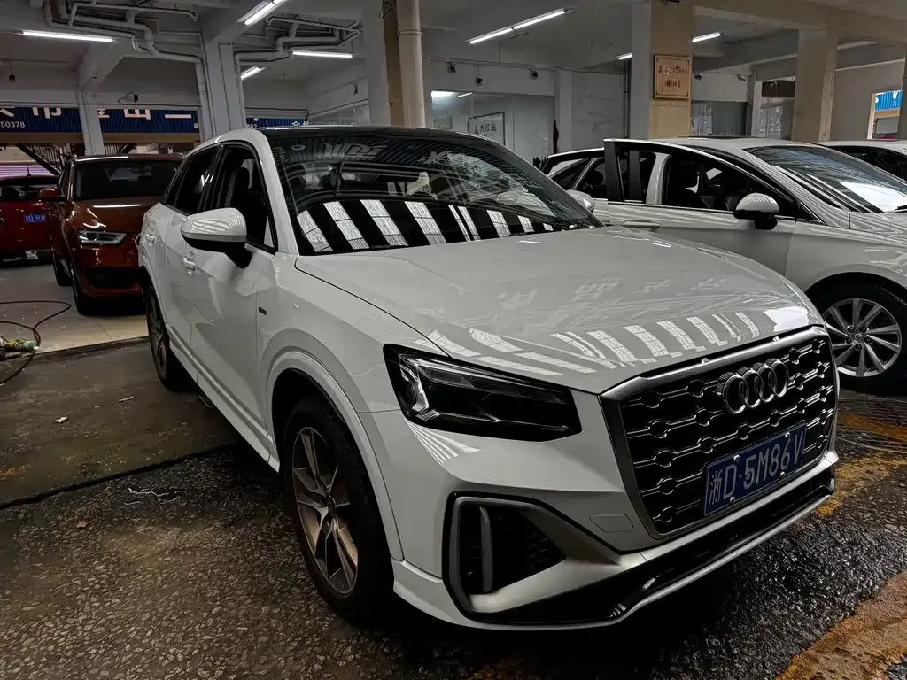 Audi Q2L 2023 из CN, фото 3