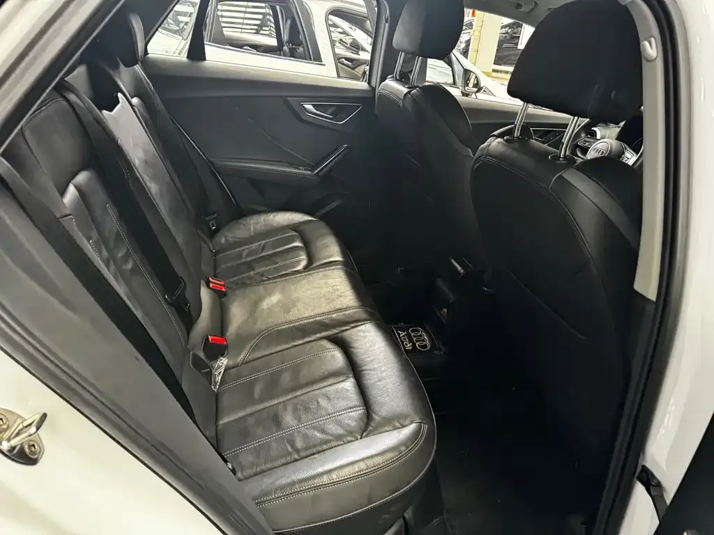 Audi Q2L 2023 из CN, фото 8