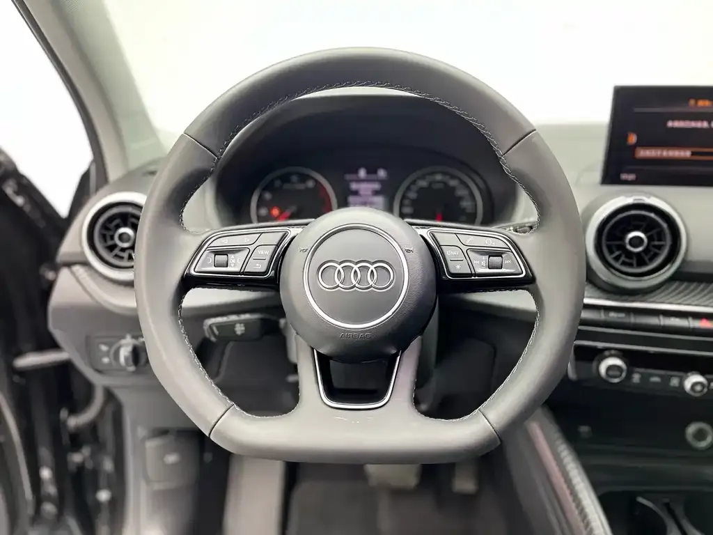 Audi Q2L 2022 из CN, фото 5