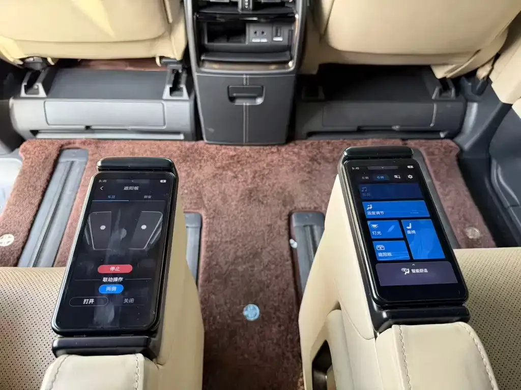 Toyota Vellfire 2023 из CN, фото 9
