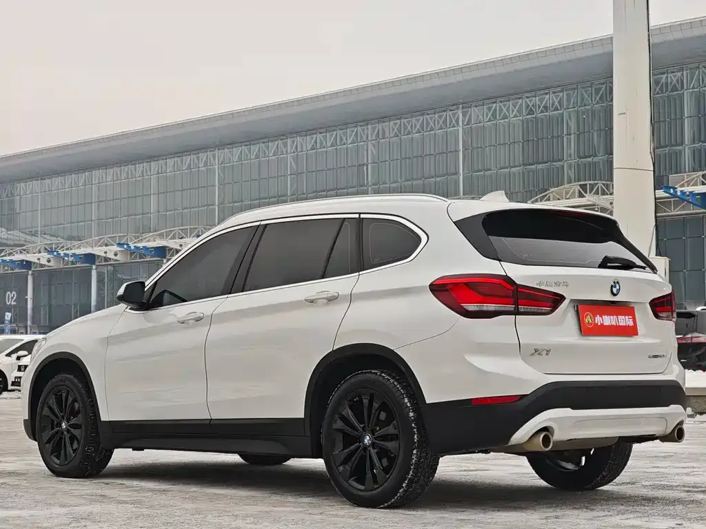 BMW X1 — фото 9