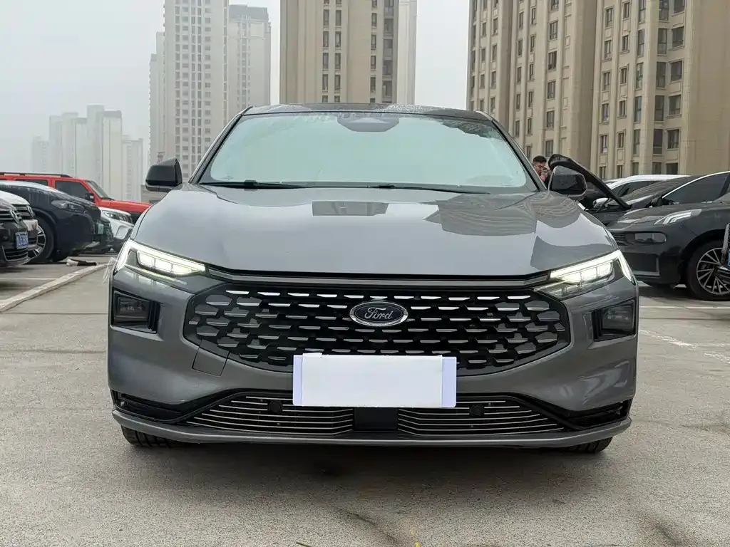 Ford Mondeo 2023 из CN, фото 2