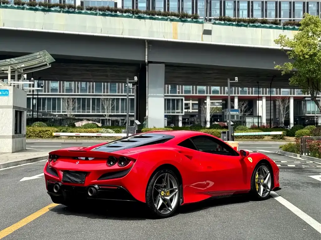 Ferrari F8 — фото 8