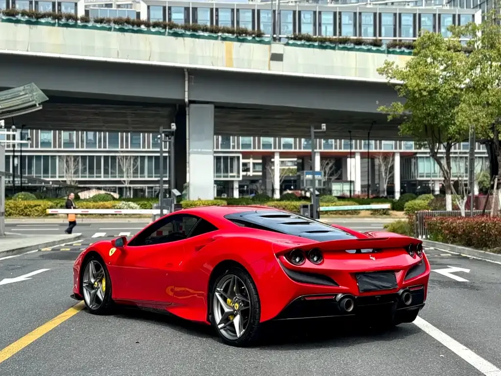 Ferrari F8 — фото 3