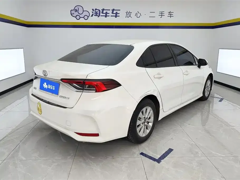 Toyota Corolla 2023 из CN, фото 9