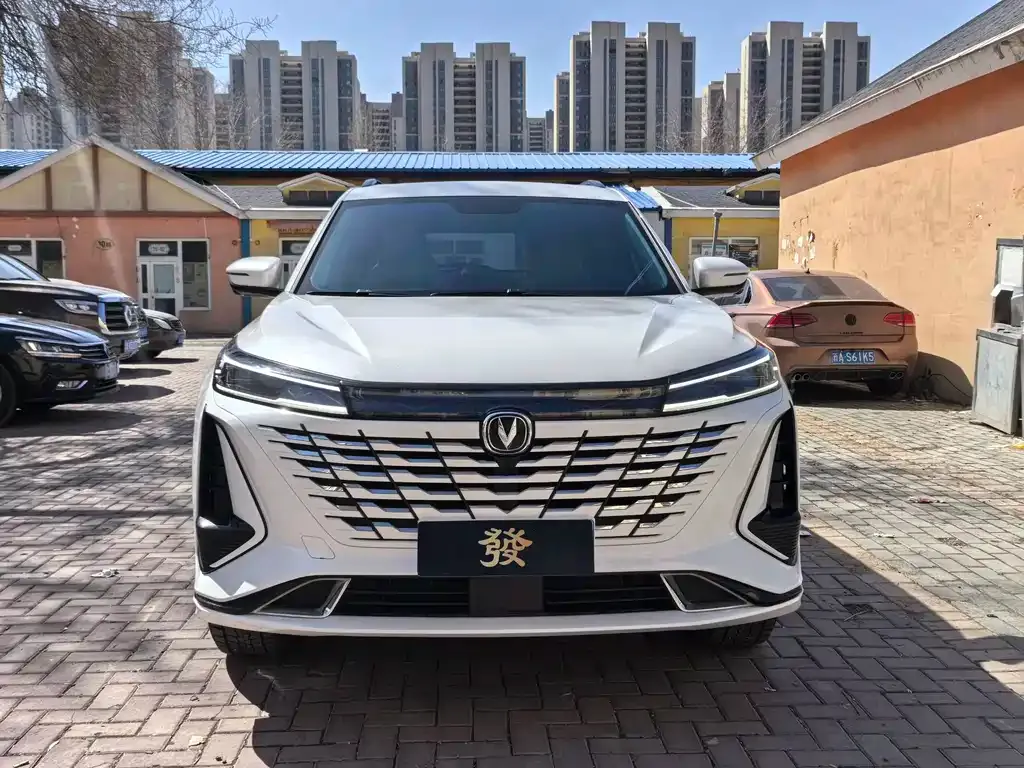Changan CS75PLUS — фото 1