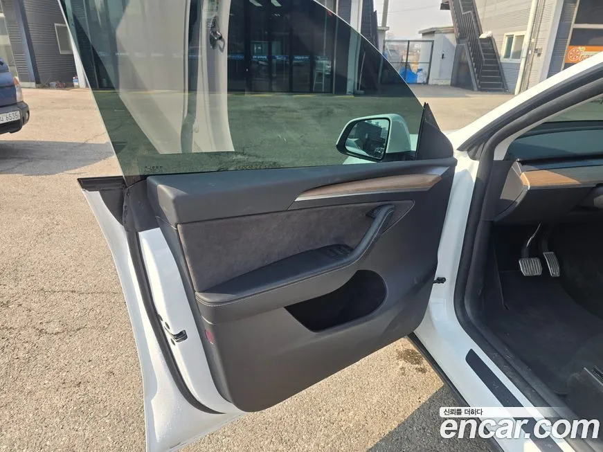 Tesla Model Y 2024 из KR, фото 3