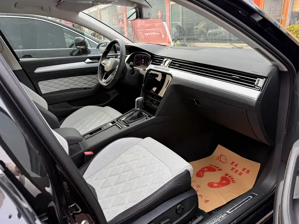 Volkswagen Magotan 2024 из CN, фото 8
