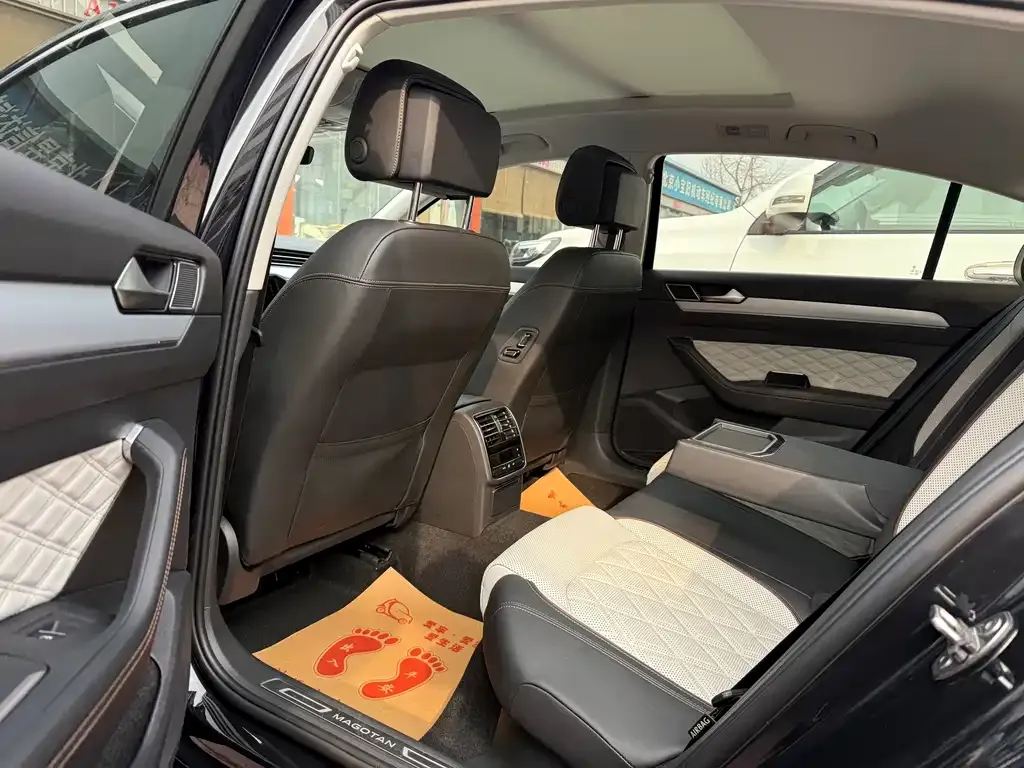Volkswagen Magotan 2024 из CN, фото 2