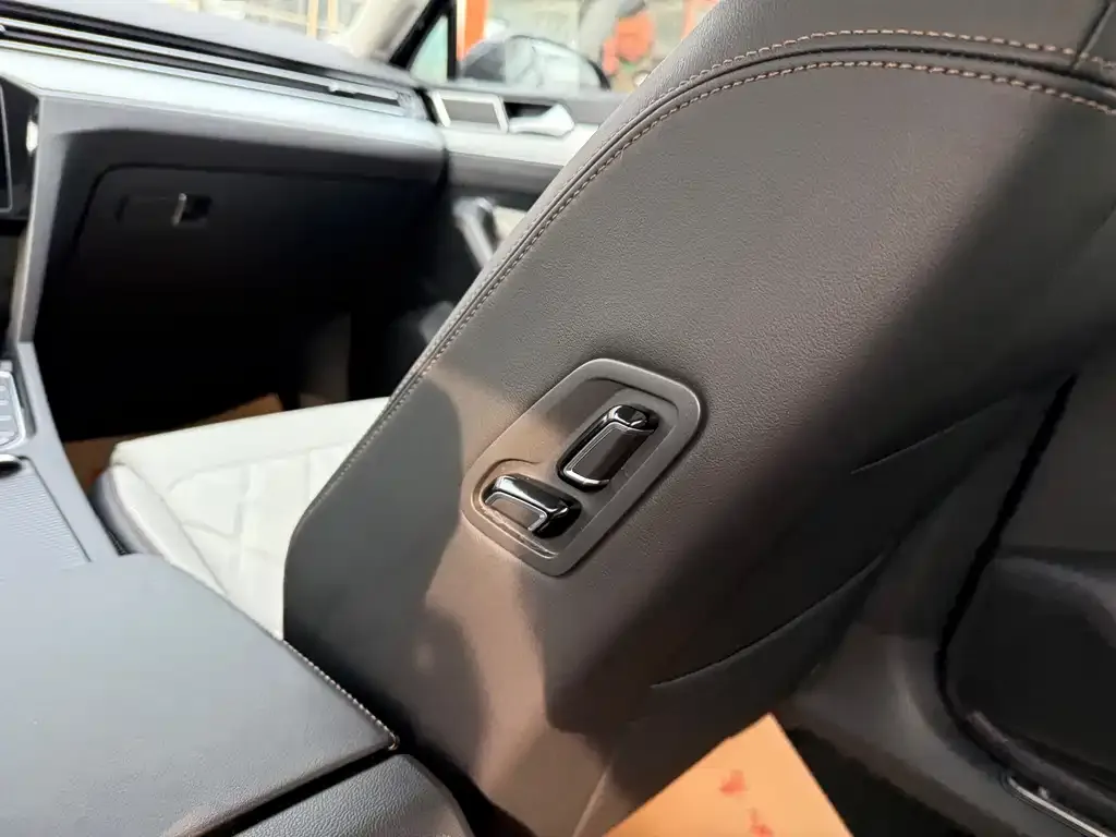 Volkswagen Magotan 2024 из CN, фото 3