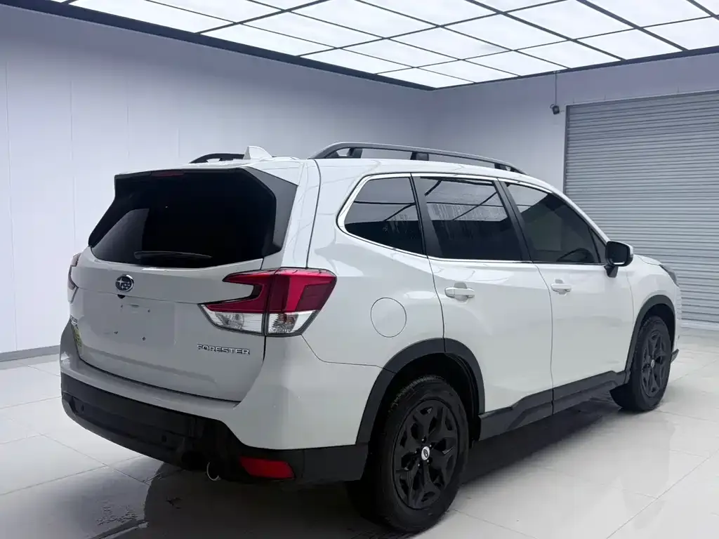 Subaru Forester 2022 из CN, фото 10