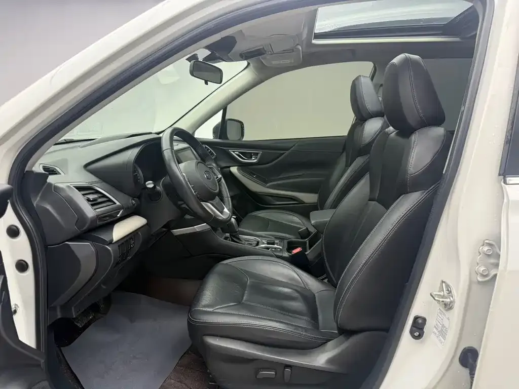 Subaru Forester 2022 из CN, фото 9