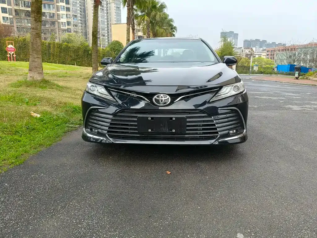 Toyota Camry — фото 6