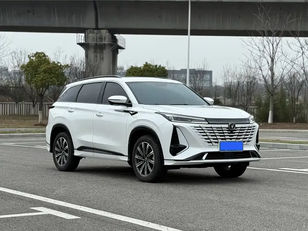Changan CS75PLUS — фото 8
