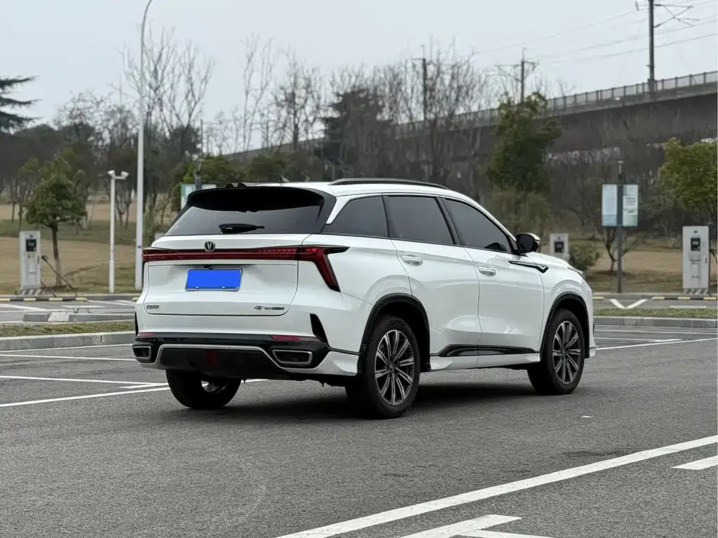 Changan CS75PLUS — фото 4