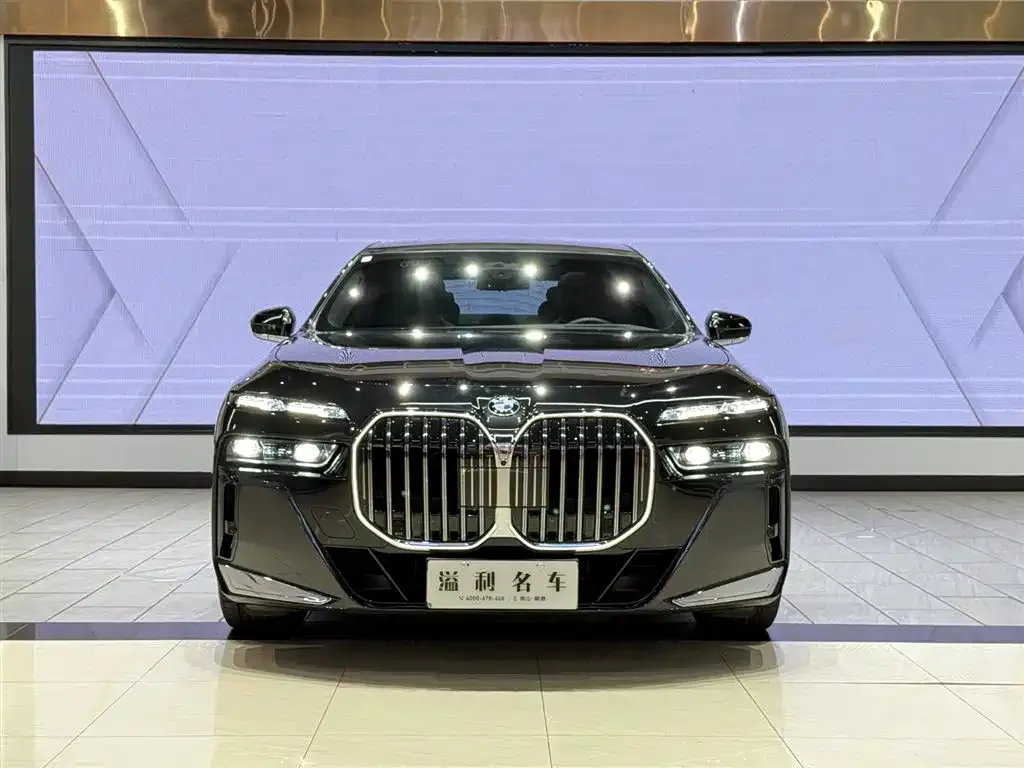 BMW 7 Series 2024 из CN, фото 9