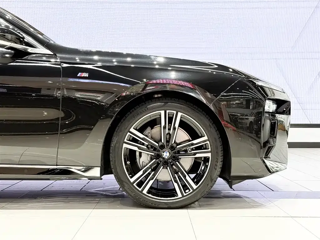 BMW 7 Series 2024 из CN, фото 7