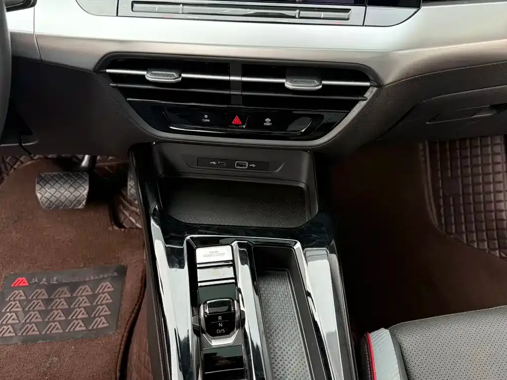 Volkswagen Lamando 2023 из CN, фото 4