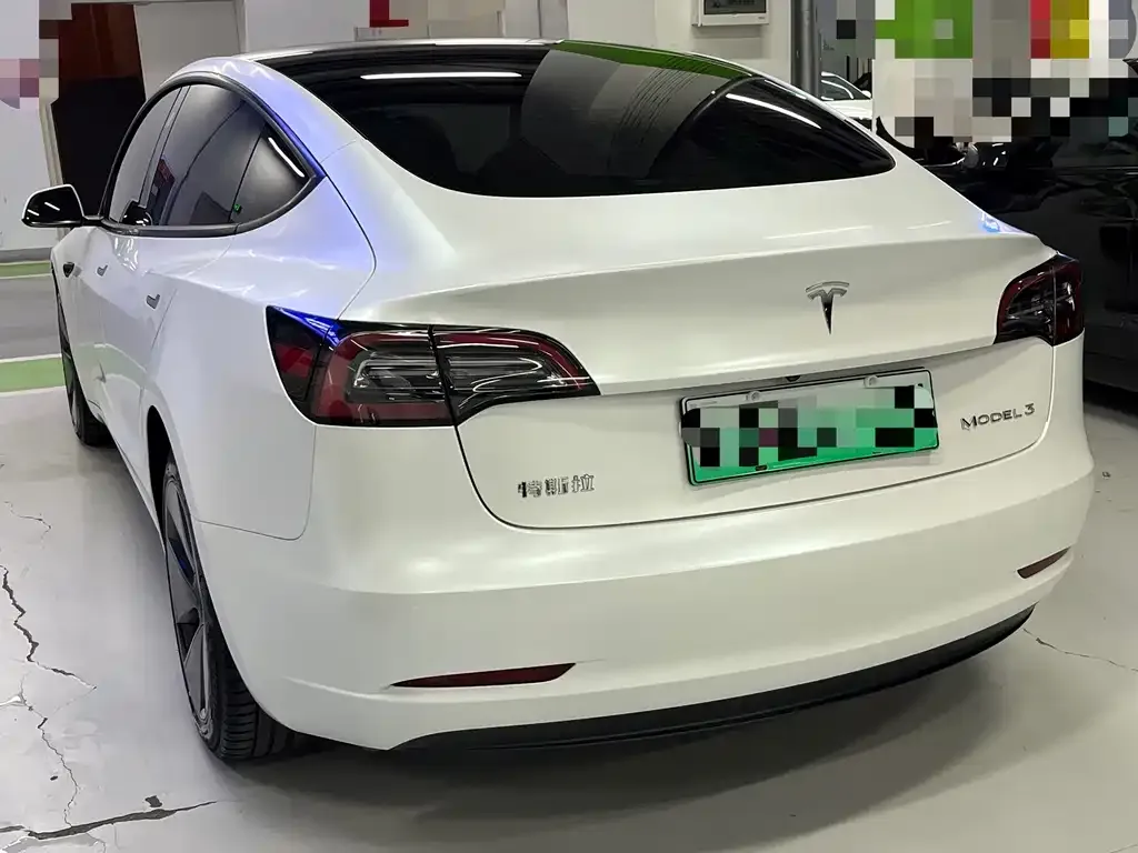 Tesla Model 3 — фото 8