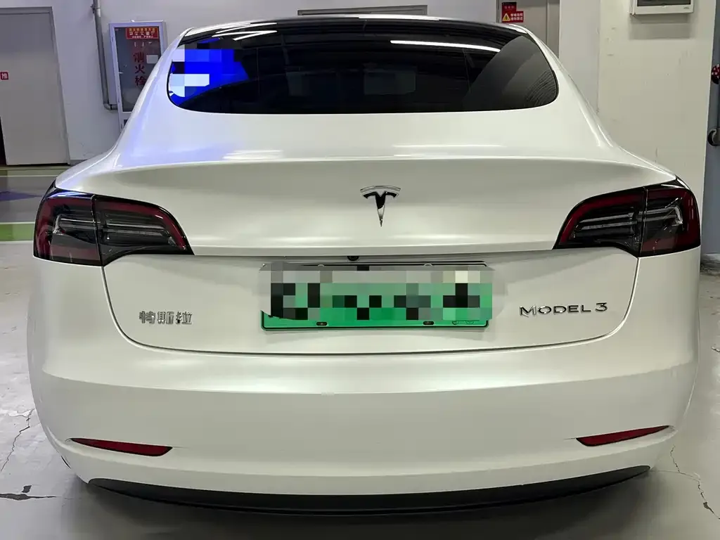 Tesla Model 3 — фото 5