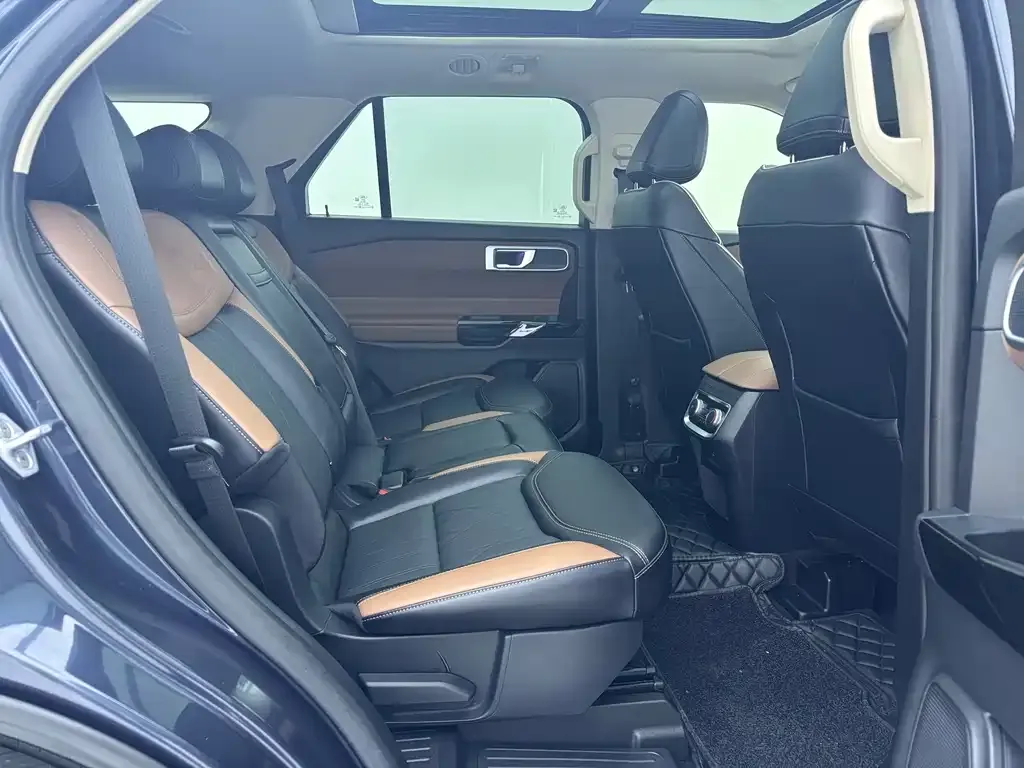 Ford Explorer 2022 из CN, фото 5