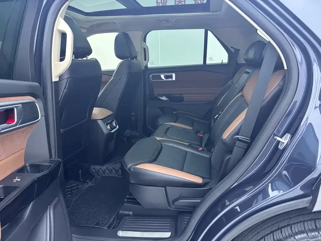 Ford Explorer 2022 из CN, фото 3