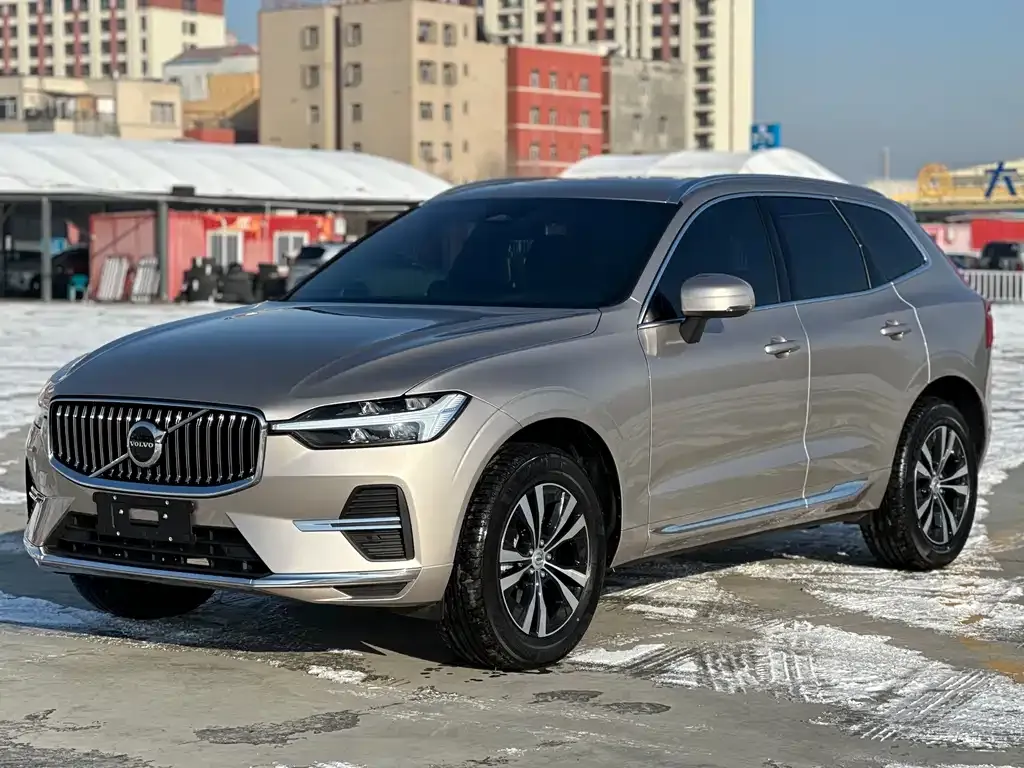 Volvo XC60 — фото 1