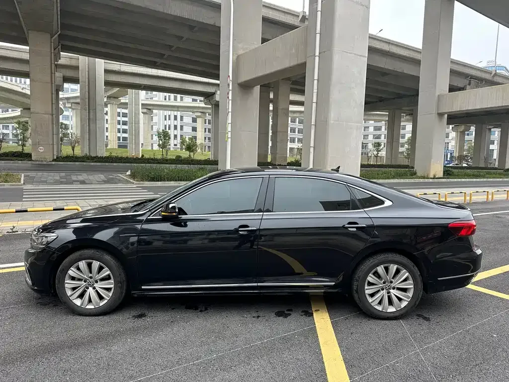 Volkswagen Passat 2021 из CN, фото 10