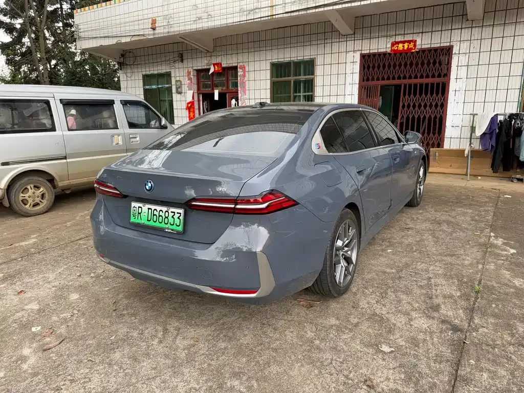 BMW i5 — фото 9