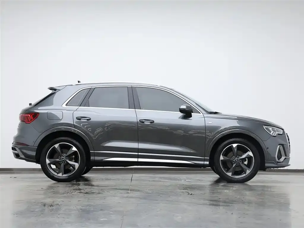 Audi Q3 2021 из CN, фото 7