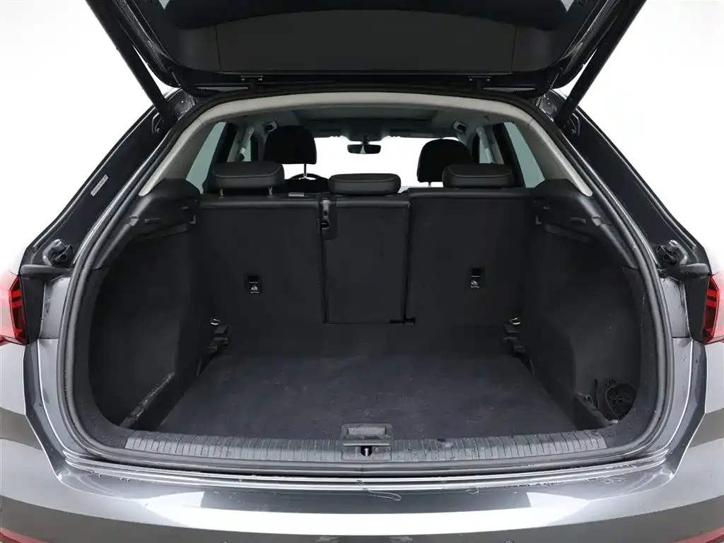 Audi Q3 2021 из CN, фото 4
