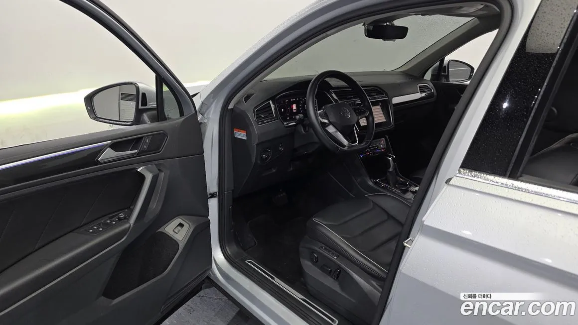 Volkswagen Tiguan — фото 10