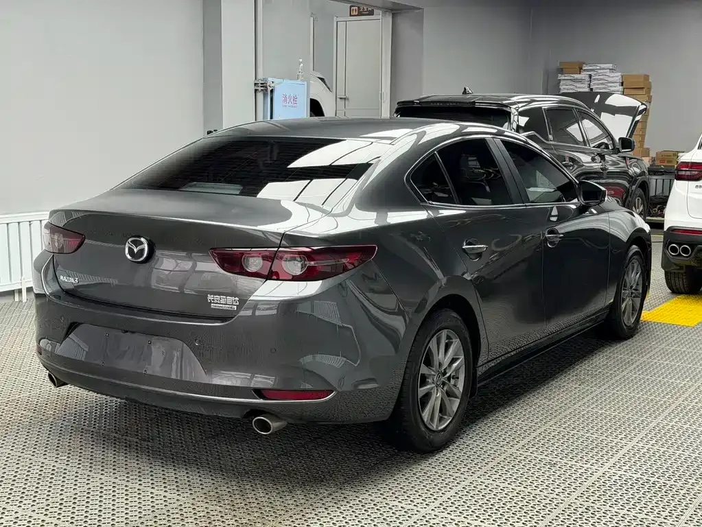 Mazda 3 Axela — фото 10